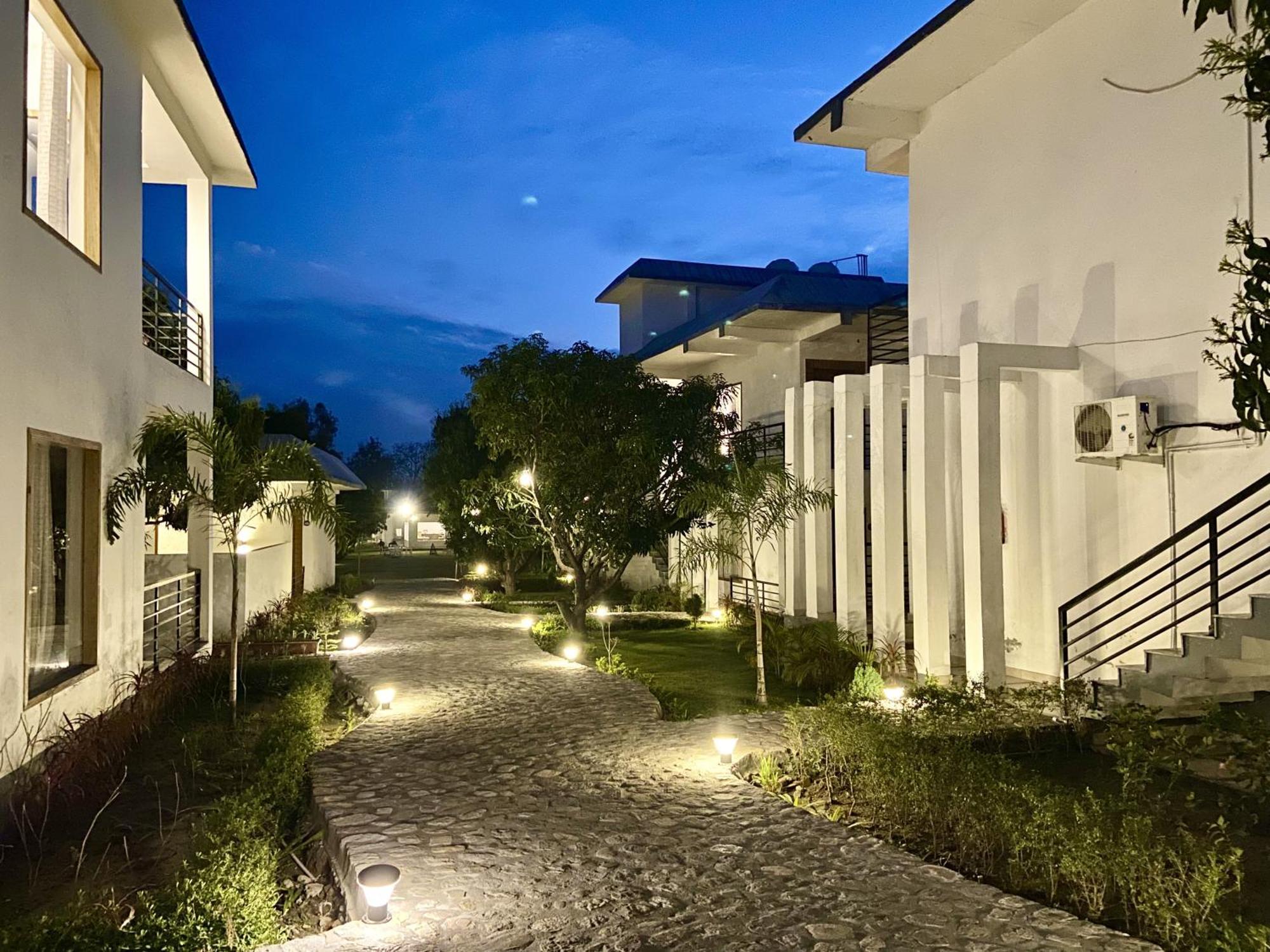 The White Oak Corbett Spa & Resort ラムナガル エクステリア 写真