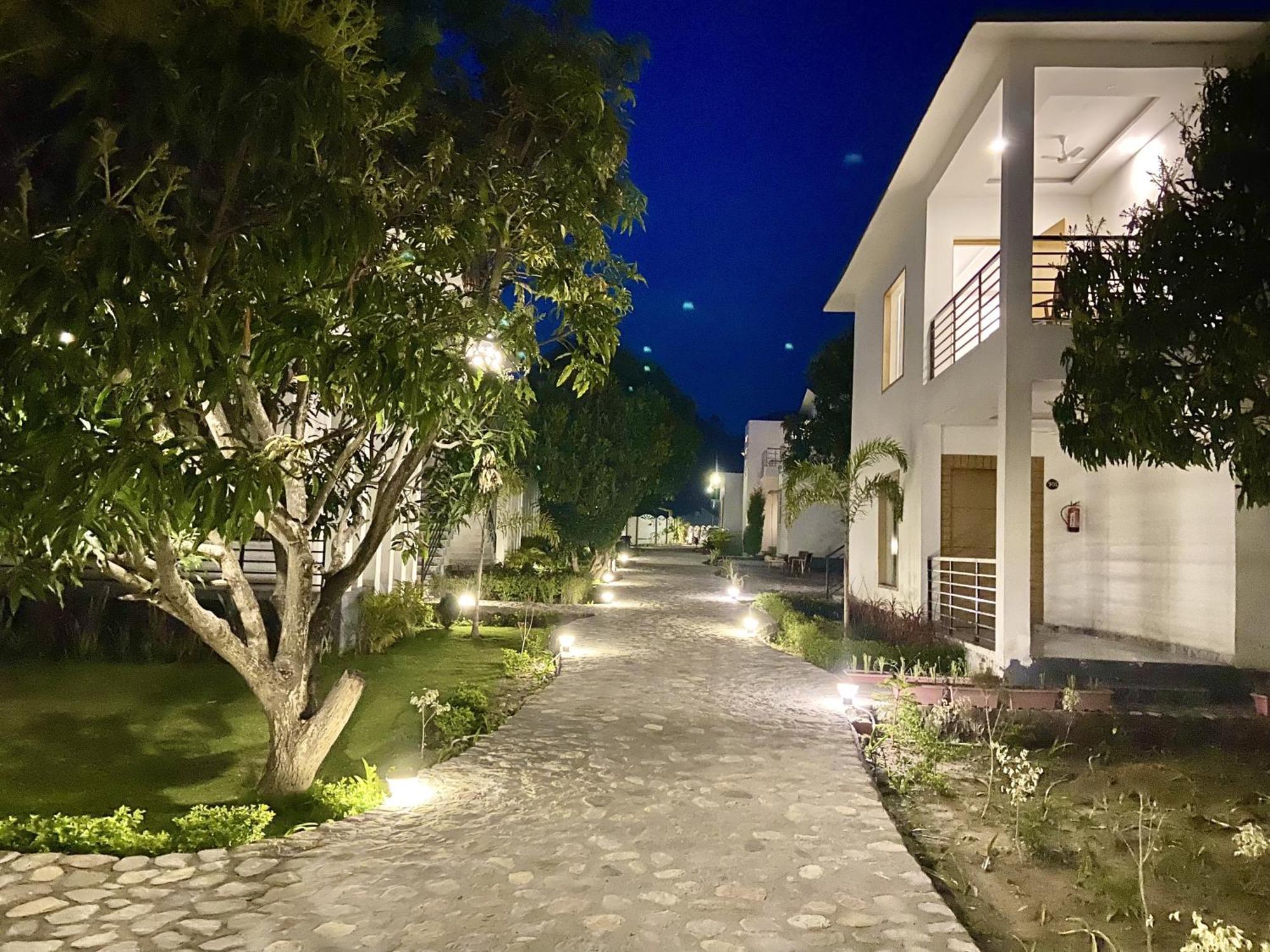 The White Oak Corbett Spa & Resort ラムナガル エクステリア 写真